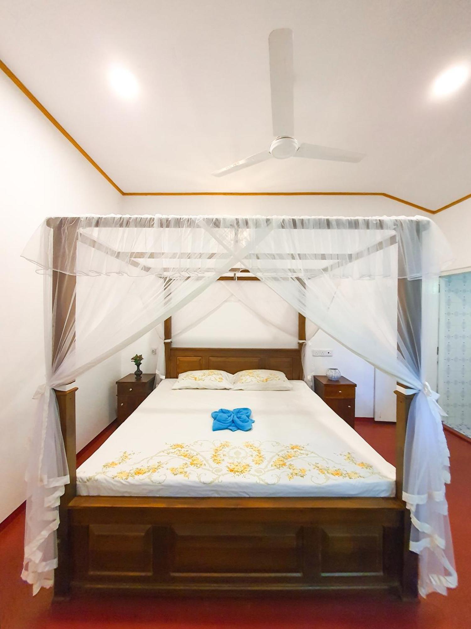 Hotel Coco Mount Mirissa à Matara Extérieur photo